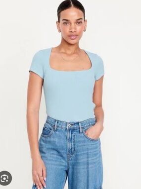 💕3/$25💕 Old Navy Square Neck Ribbed Tshirt